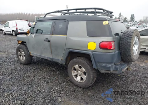 2007 Toyota Fj Cruiser z USA, uszkodzony, nr VIN JTEBU11F270049616